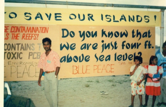 Ali Rilwan of Bluepeace Maldives during Small Island Conference on Sea Level Rise, Nov 1989 - Photo by Nalaka Gunawardene